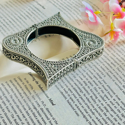 Boho Vintage Square Curve Cutting Single Kada