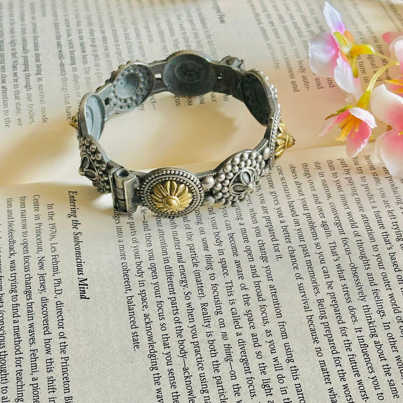 Gold-Plated Openable Round Bangle