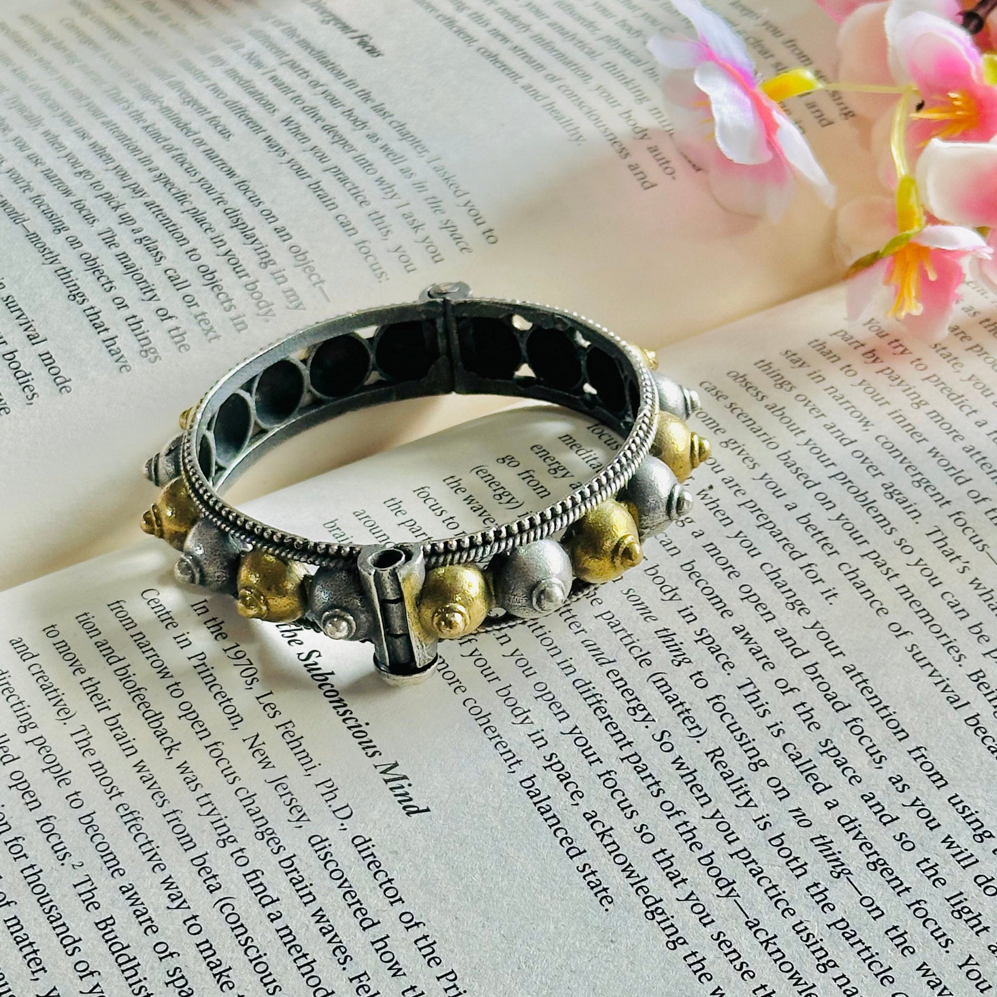 Golden Vintage Style Silver Bangle Bracelet 