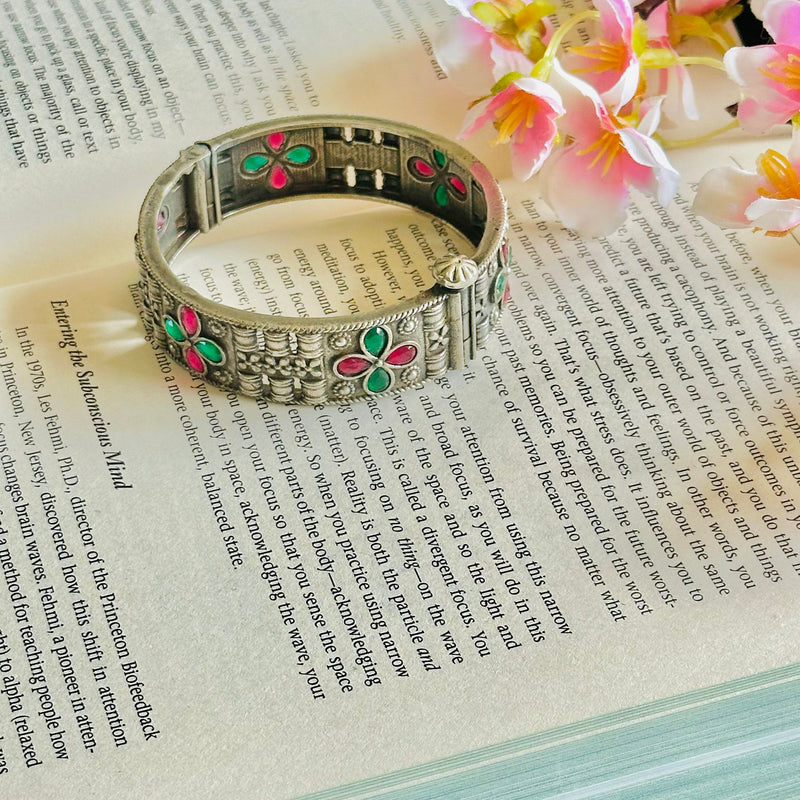 Silver Openable Single Flower Bangle